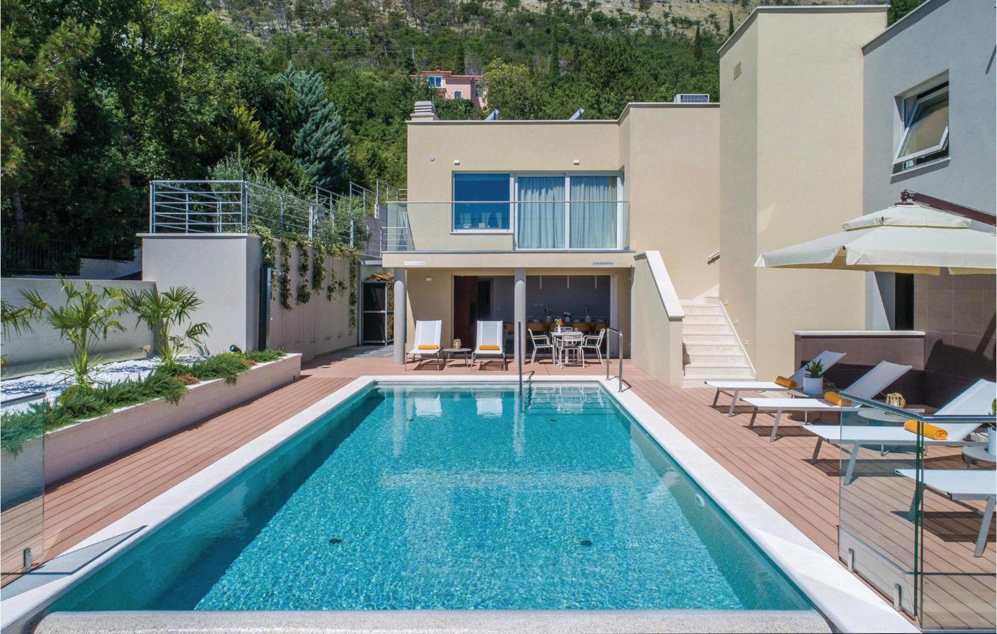 Nice Apartment In Plomin With Jacuzzi Ngoại thất bức ảnh