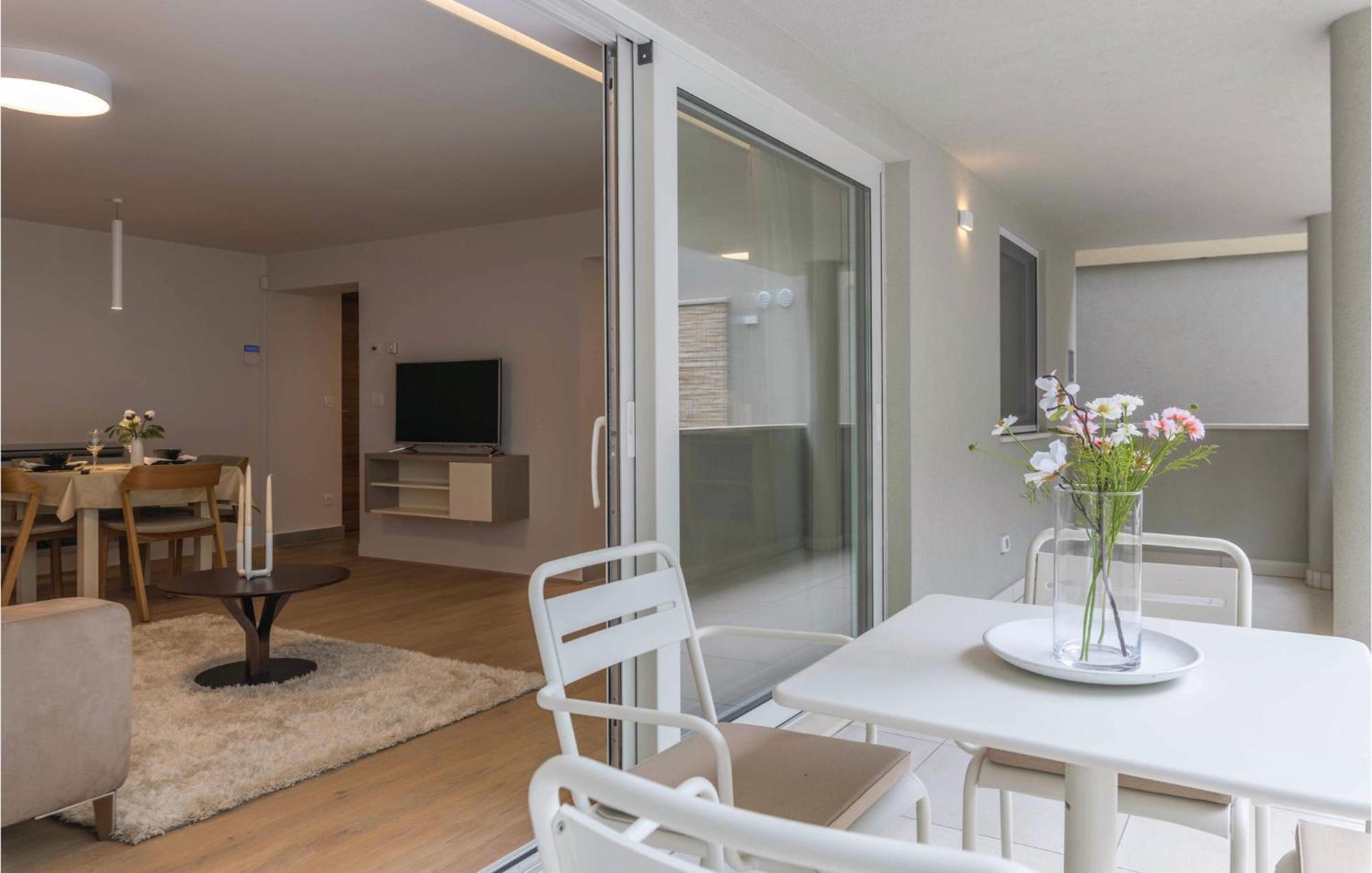 Nice Apartment In Plomin With Jacuzzi Ngoại thất bức ảnh