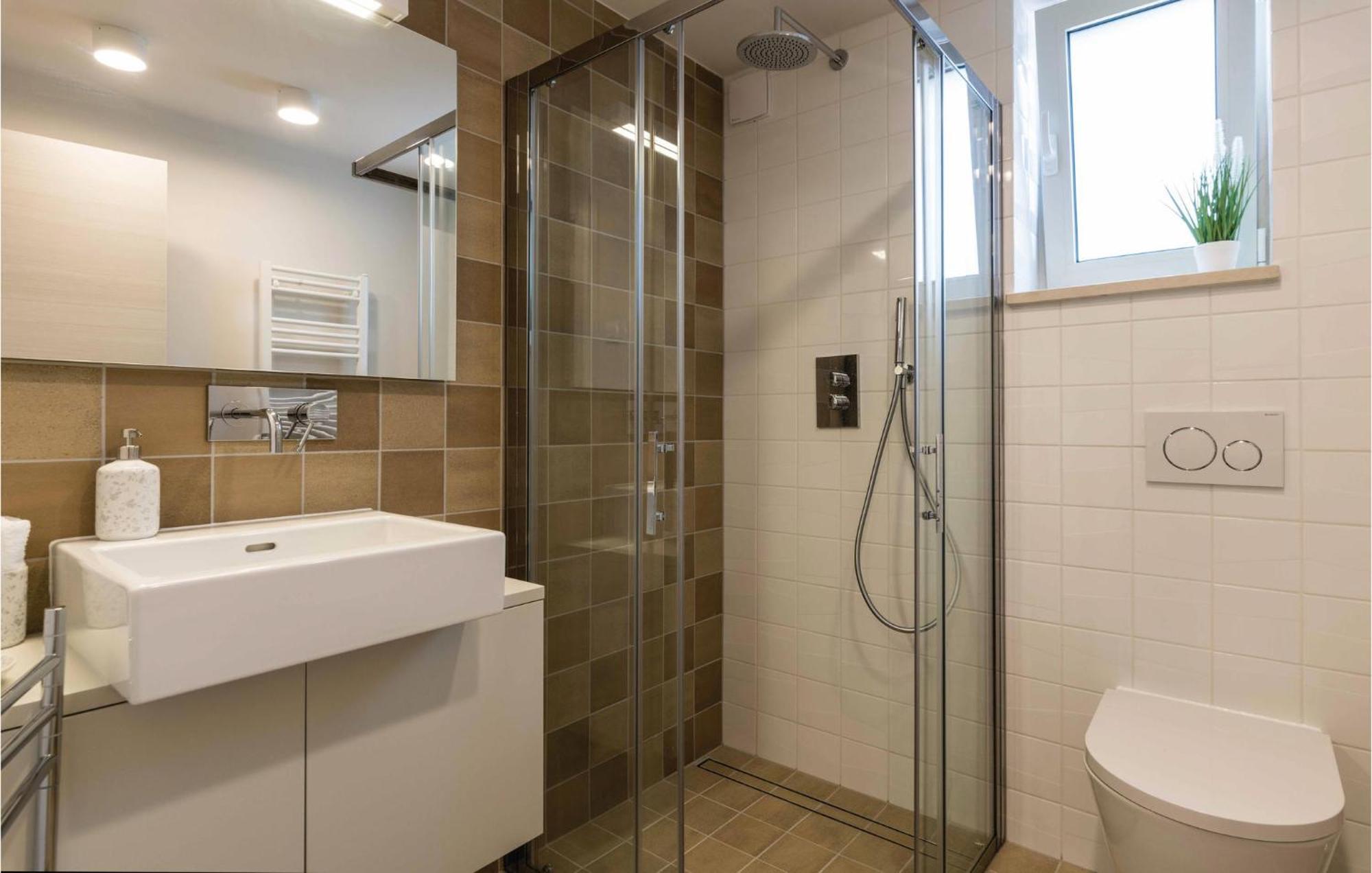 Nice Apartment In Plomin With Jacuzzi Ngoại thất bức ảnh
